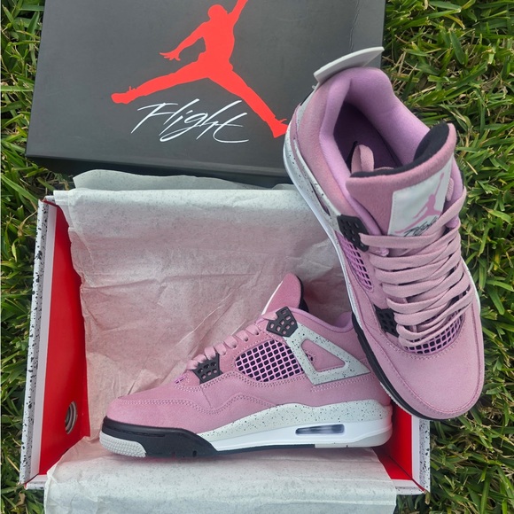 Jordan Women\'s Lavender and Black Sneakers